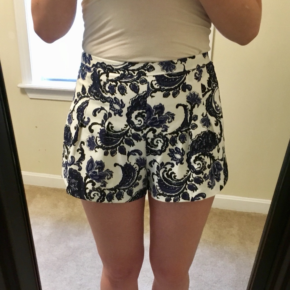 PERFECT FOR SUMMER Forever 21 Paisley Blue Short